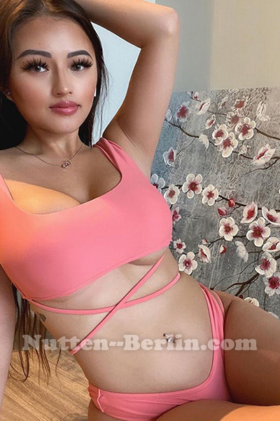 Anal Escort Nutte Flora