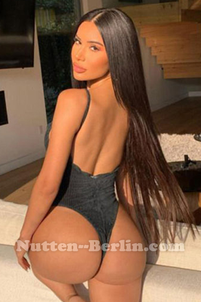 Anal Escort Hooker Ronny Hot