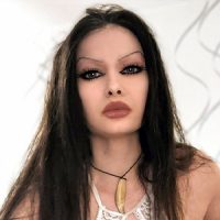 Violina - Prostitute from Dortmund favors Anal intercourse during House Calls